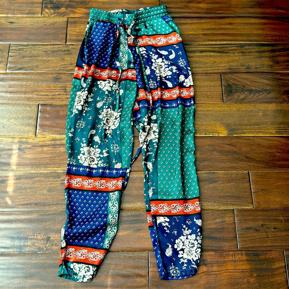 Paisley multicolored, lightweight pants, size 4
